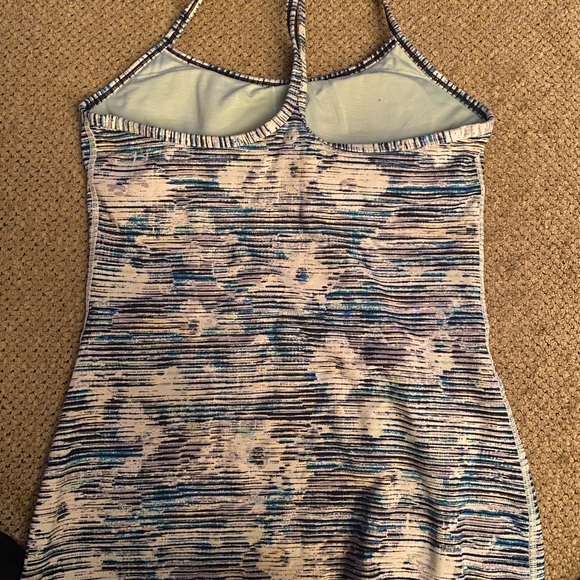 Size 8- Lululemon Power Y - Picture 2 of 3